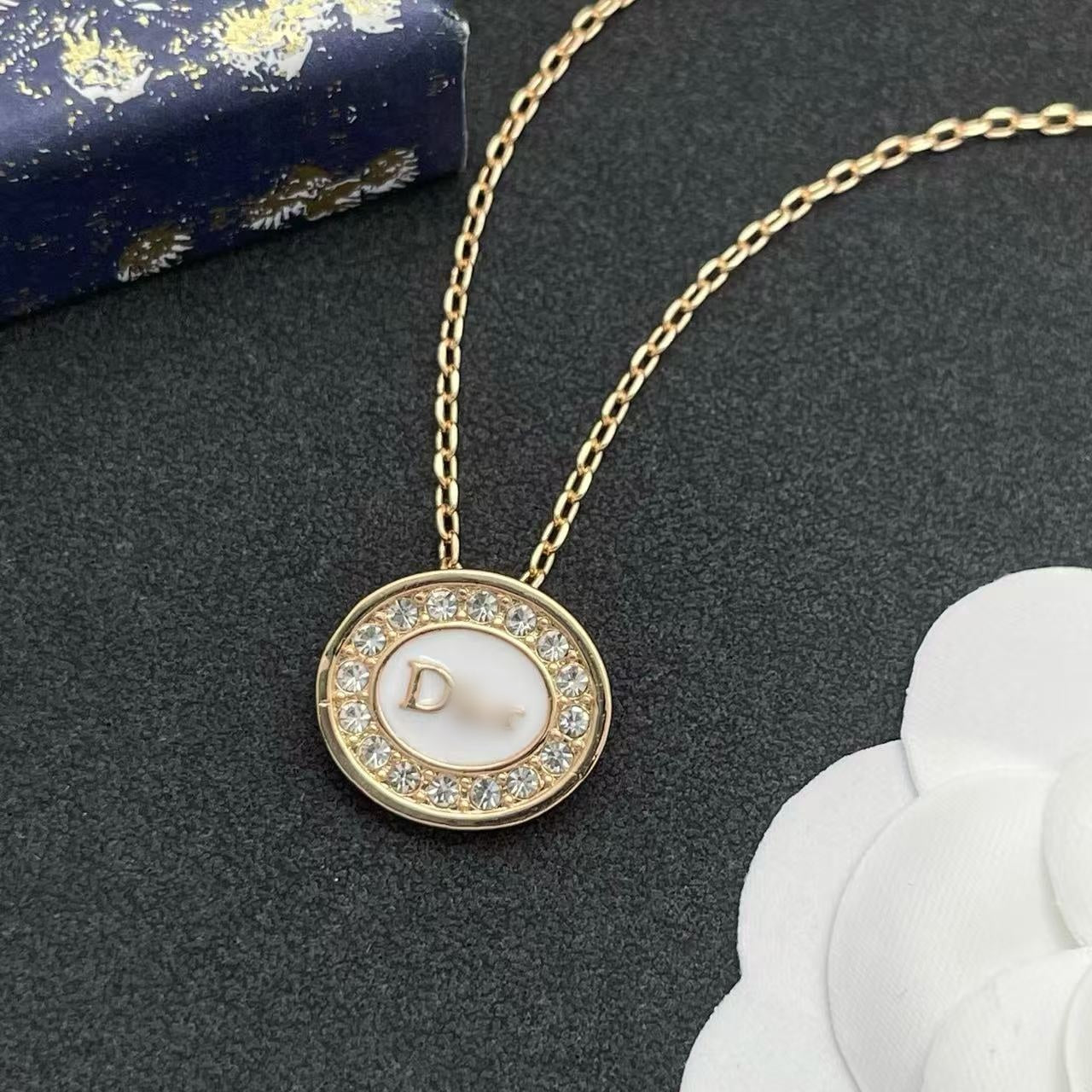 18K gold-plated letter pendant necklace, featuring an exquisite heart shape and miniature letter design.