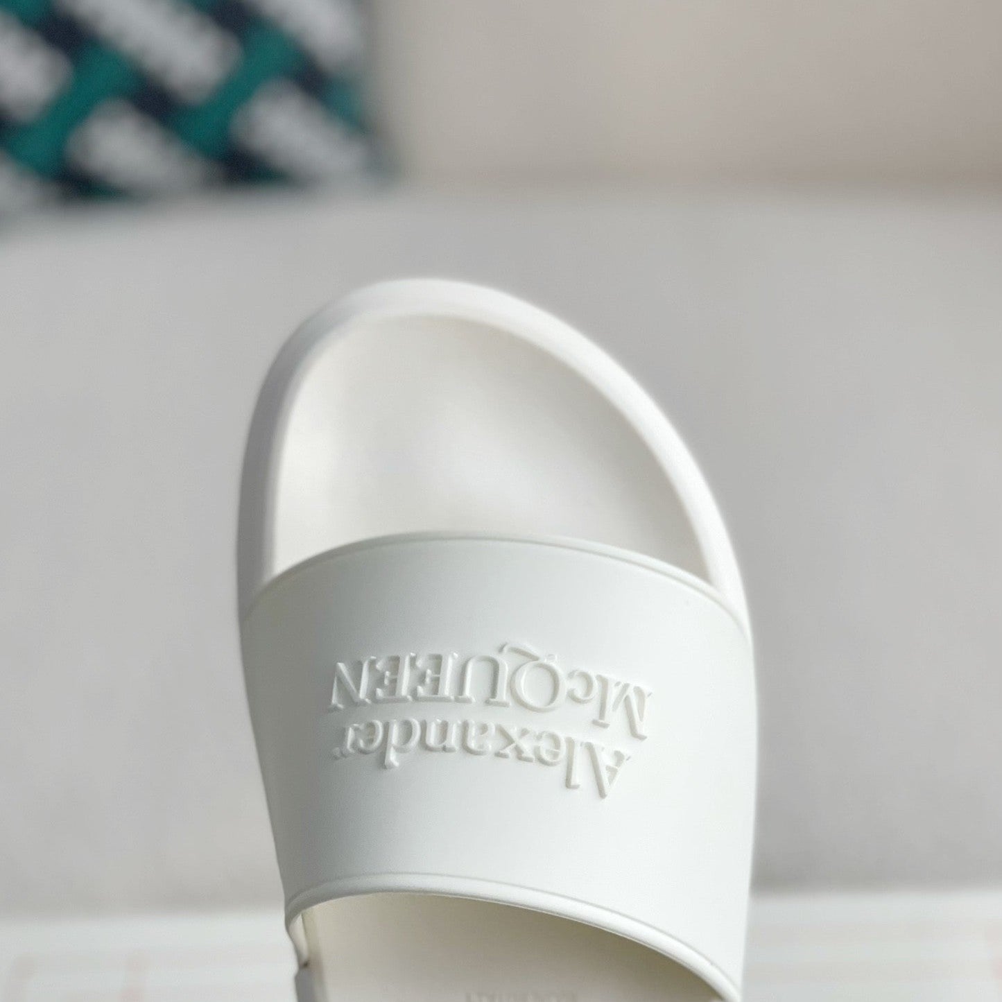 Unisex White Casual Letter-Print Slides