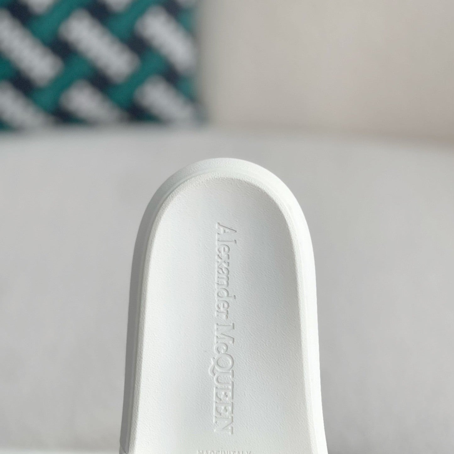 Unisex White Casual Letter-Print Slides
