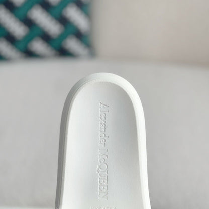 Unisex White Casual Letter-Print Slides