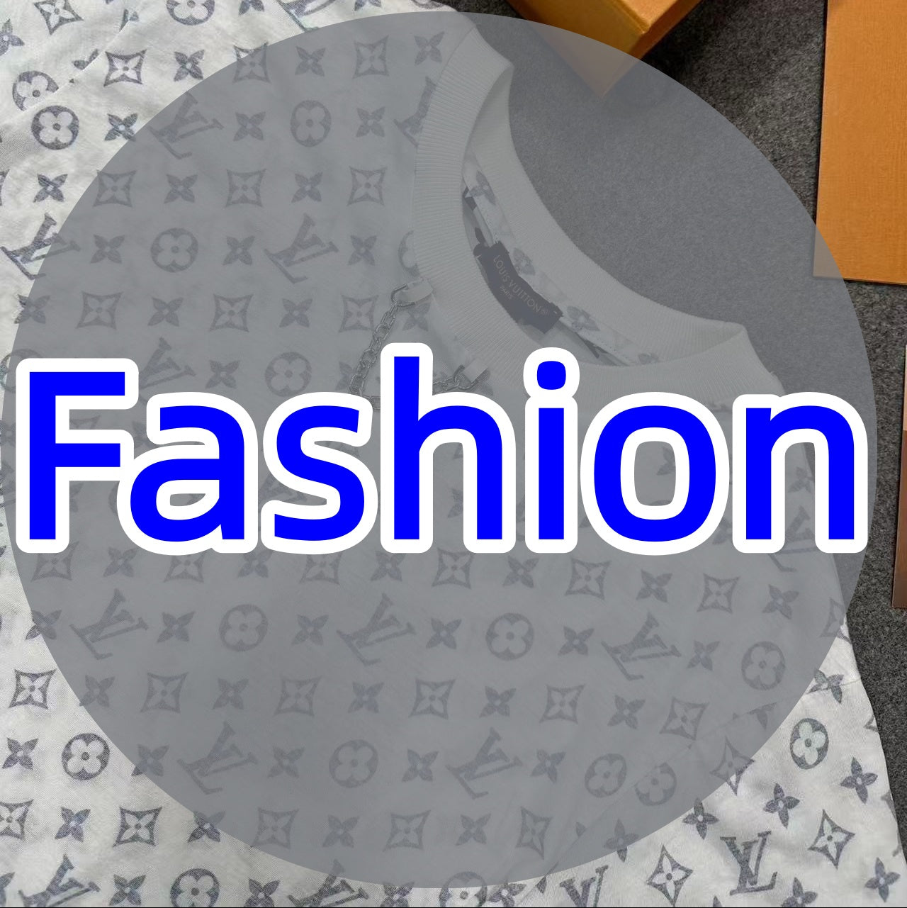 Luxury Brand Short-Sleeve T-Shirt with All-Over Print and Chain Collar Detail