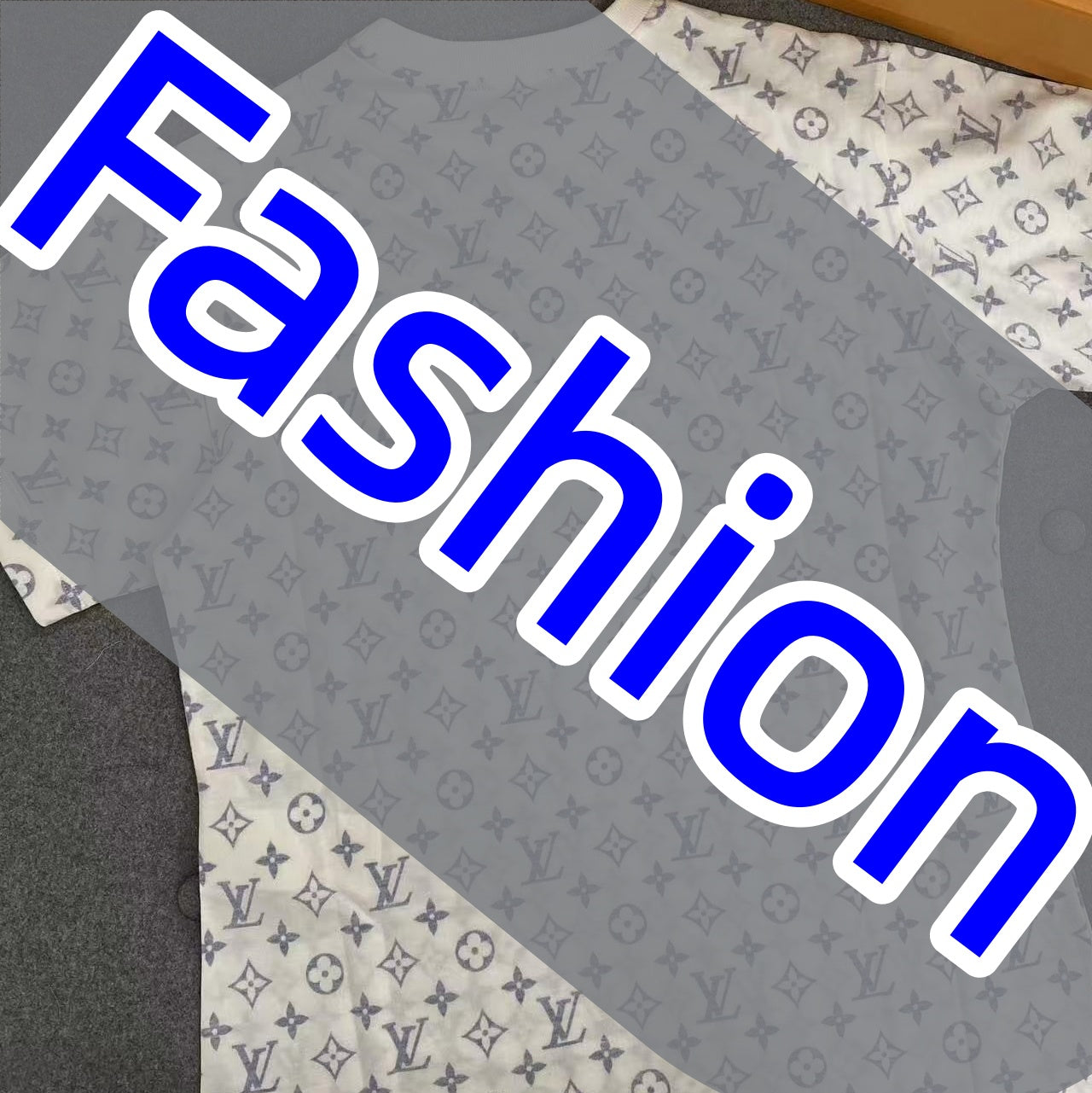 Luxury Brand Short-Sleeve T-Shirt with All-Over Print and Chain Collar Detail