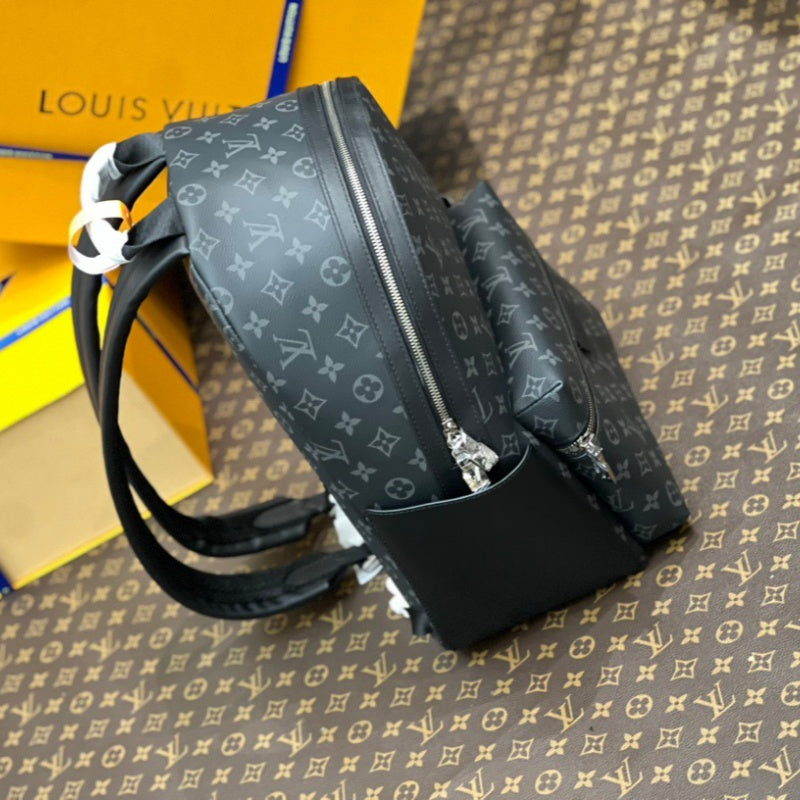 Classic letter-print unisex backpack; casual style, fashionable brand, versatile.