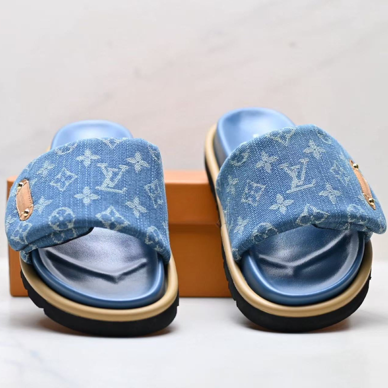 Unisex Slippers — Brand Casual Footwear