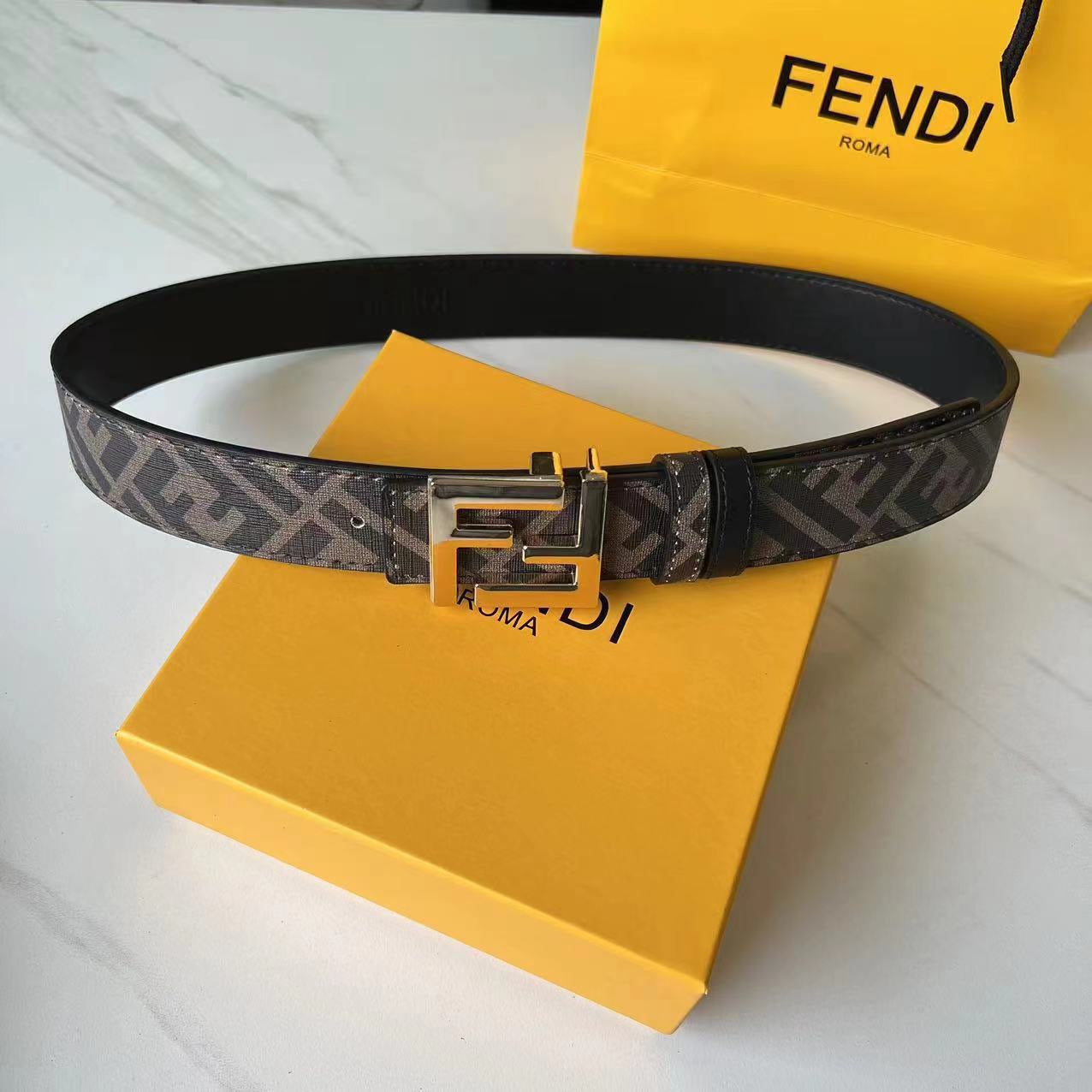 Luxury belt in classic logo style