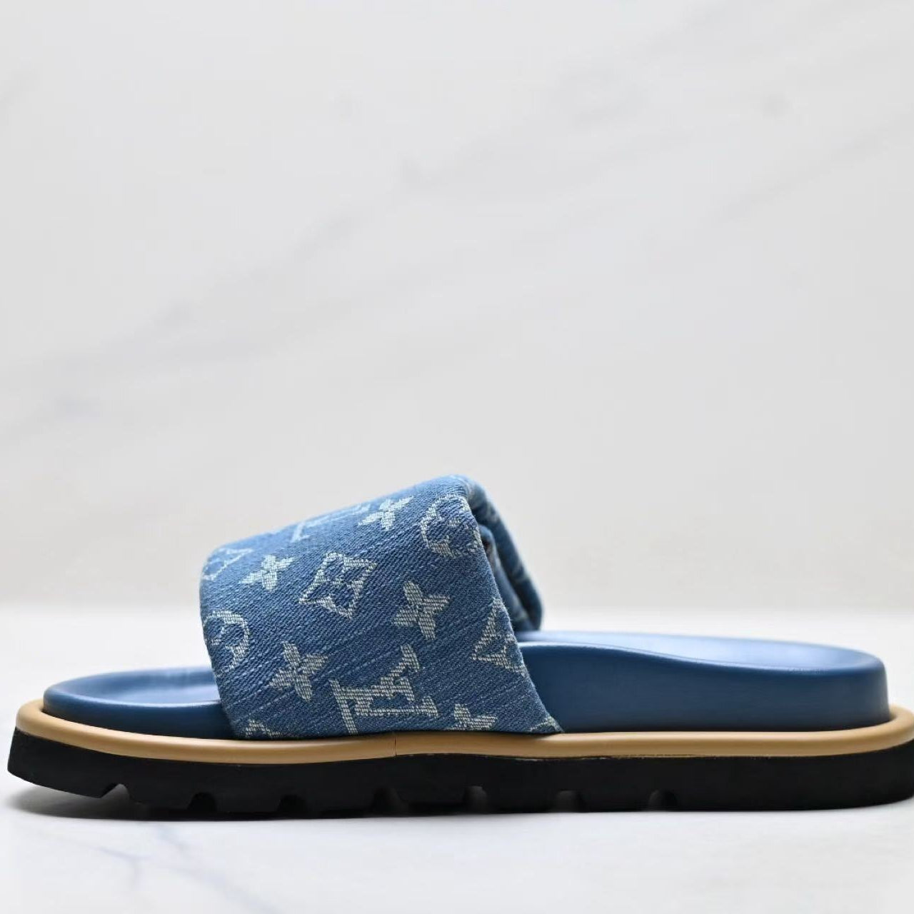 Unisex Slippers — Brand Casual Footwear