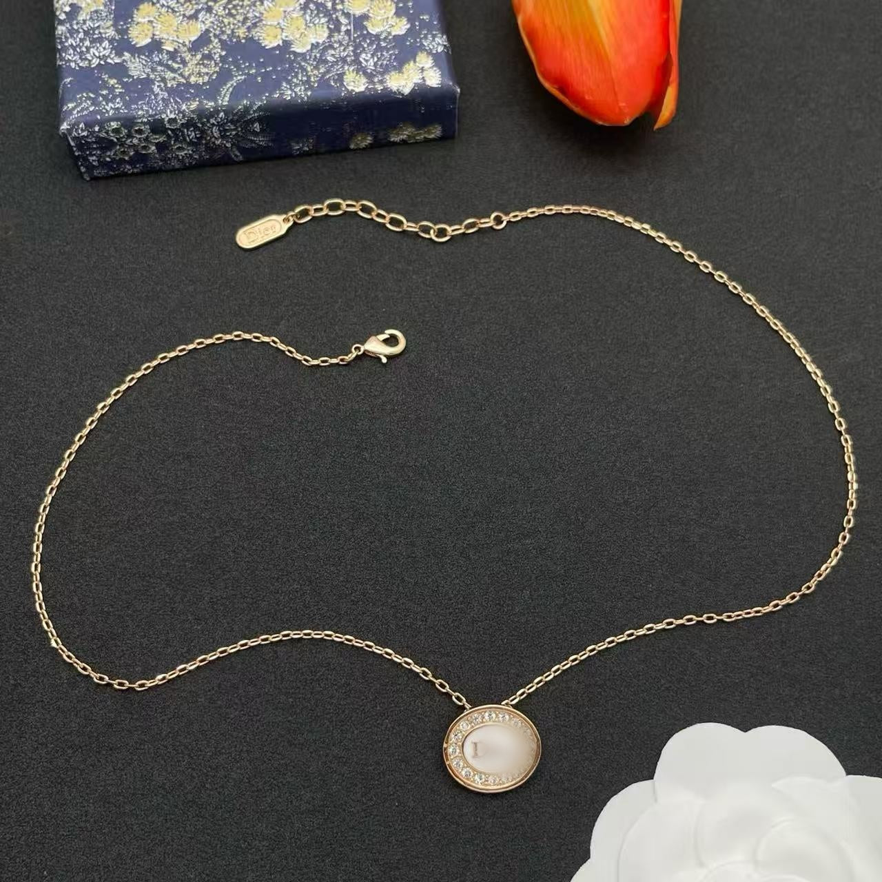 18K gold-plated letter pendant necklace, featuring an exquisite heart shape and miniature letter design.