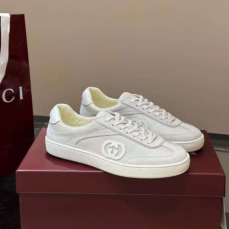 Canvas Sneakers – Stylish Lace-Up Canvas Shoes – Classic Low-Top Casual Shoes