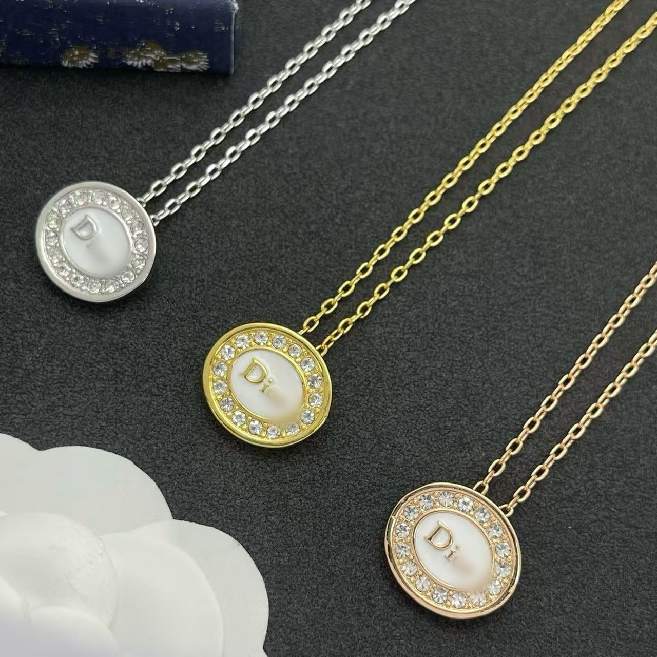 18K gold-plated letter pendant necklace, featuring an exquisite heart shape and miniature letter design.