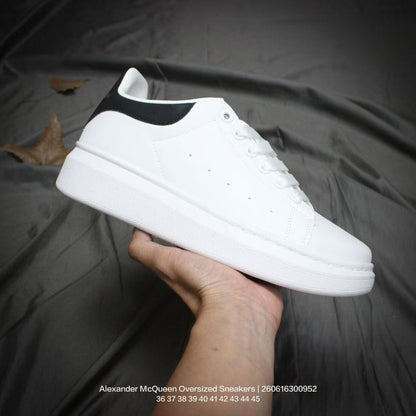 Classic tennis-style, fashionable, casual, non-slip lace-up shoes designed for both walking and running.