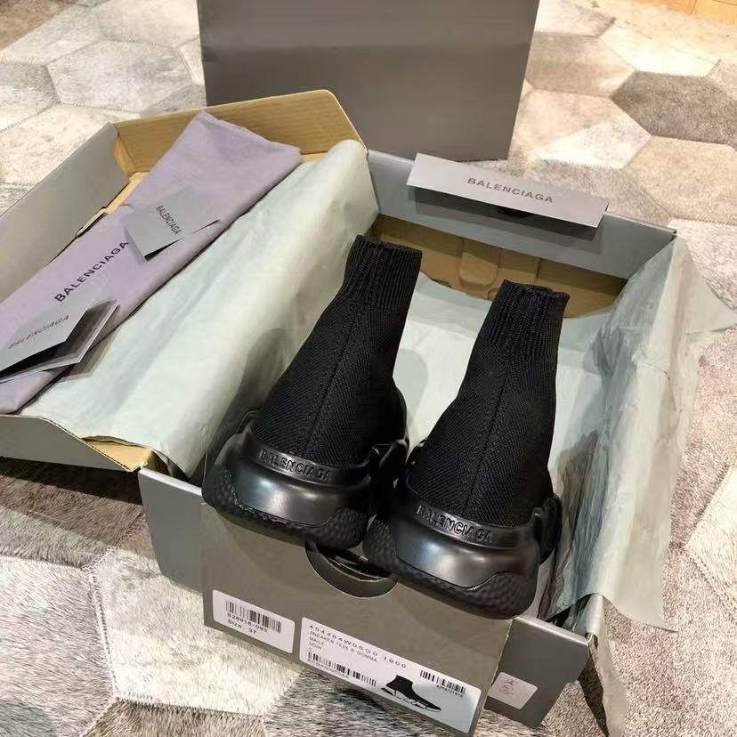 Premium knitted boots—stylish and luxurious.