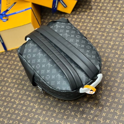 Classic letter-print unisex backpack; casual style, fashionable brand, versatile.