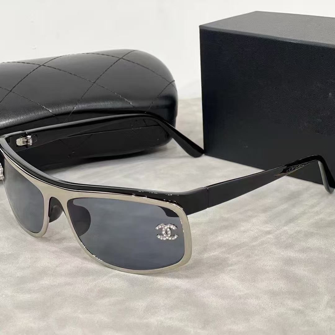 Classic Sunglasses (Unisex) — Made in France